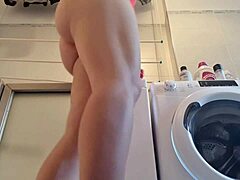 Gostosa Shakes Ass
