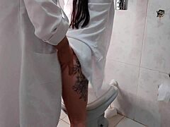 ممرضة تنيك الطبيب!