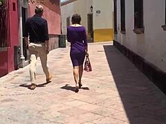 Spying Cougar Nalgas