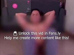 Lush Sit-Ups Distraction