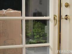 Leya Falcon Pleases Cock