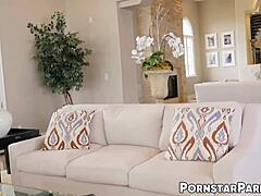 Λατίνα κυριαρχεί στον κώλο της shemale