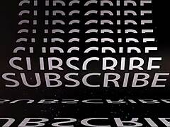 Oma probiert Bikini an