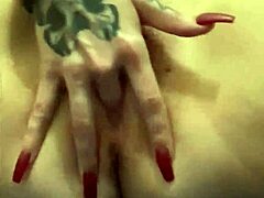 Neutral Babe Squirting