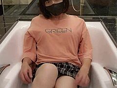 Shemale Bathtub Masturbation