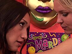 lesbian threesome orgasm