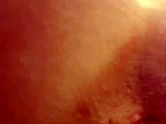 השתנה אנאל עם קריצה