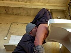 Milf neighbor pussy eating