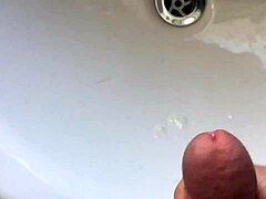 Solo Twink Squirting 😈