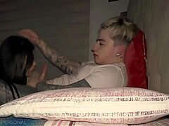 Latina tatuada fudendo forte