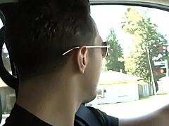 אמא זונה מזדיינת