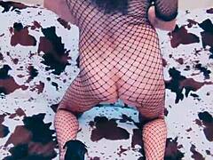 Legs Shaking Obediently