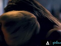 milf lesbian rough scissoring