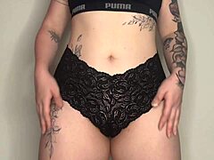 juicy cameltoe tease