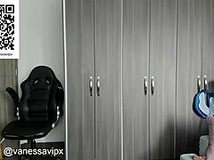 Vanandjuani Tits Show