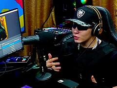 Geisy Tattoo All Fours