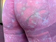 Tattooed milf close-up?