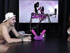 Stripping Pussy Show 😈