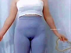 Asian Chick Grooves!