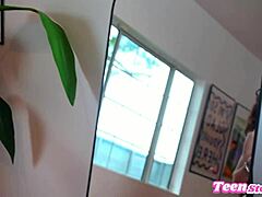 Hairy Pussy Splits Ride