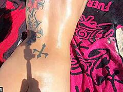 Skinny Blondine Gefickt!