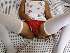 brunette pussy fingering