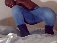 Bed Squid Masturbation