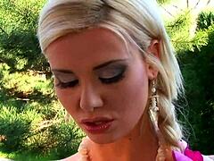 Blonde Mom Outdoor Finger