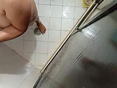 shower curvy amateur