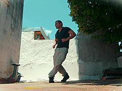 muscular salsa stroke