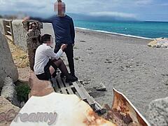 Pipe risquée à la plage