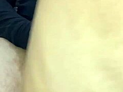 Geile Latina reitet mit ihrem prallen Arsch