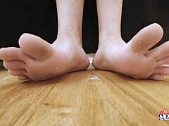 ginger deepthroats pussyfuck