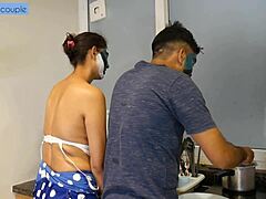 Fantasi Gigolo Desi Panas