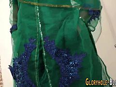 Gloryhole Babe Sucking