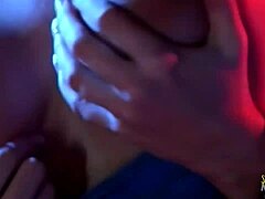 Lesbijski trójkąt z ostrym rżnięciem