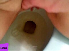 Shaved Pussy Peeing