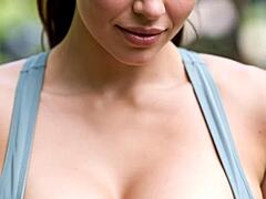 tits flashing runners