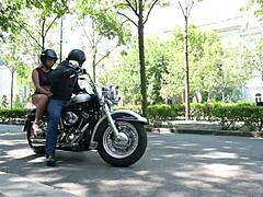 Kinuski DP Threesome