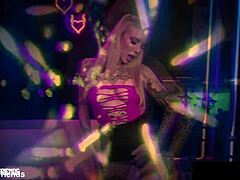 Cassidy Luxe Pounding