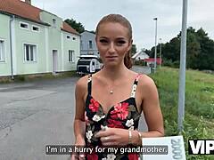 Pussy Flash Stranger