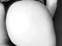andressa masturbates