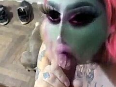 alien deepthroats cock