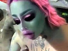 alien deepthroats cock