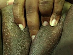 Fat Pussy Masturbate