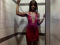 ebony shower play