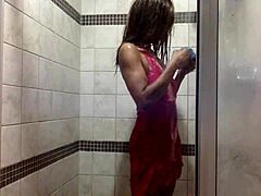 ebony shower play