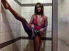 ebony shower play