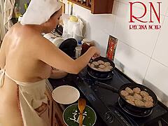 Naked Housewife Cooks