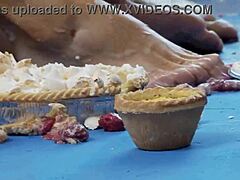 lesbian food lick 😋